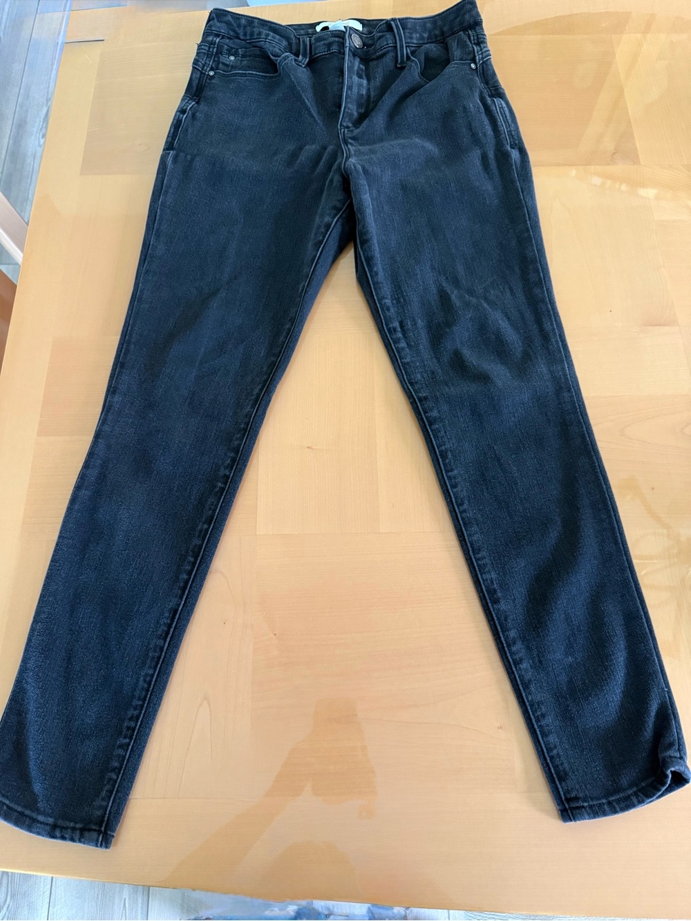 Skinnygirl Jeans “The Every Curve Skinny” Faded Black Size 6/28